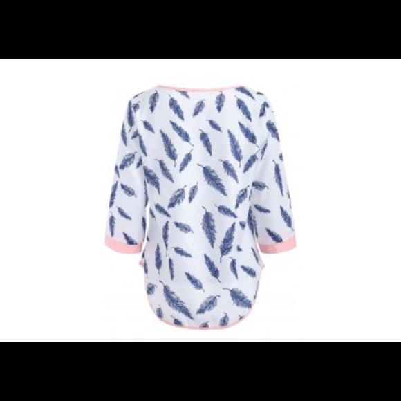 New without tags 3/4 sleeve feather print shirt - Picture 2 of 5